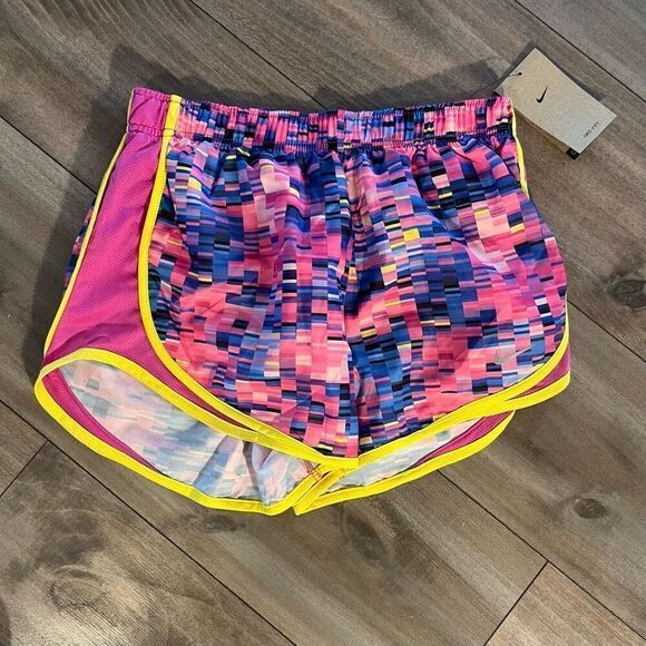 Nike Pink‎ Pattern Athletic Workout Shorts Women Small Bin B-200 NWT - Picture 1 of 5